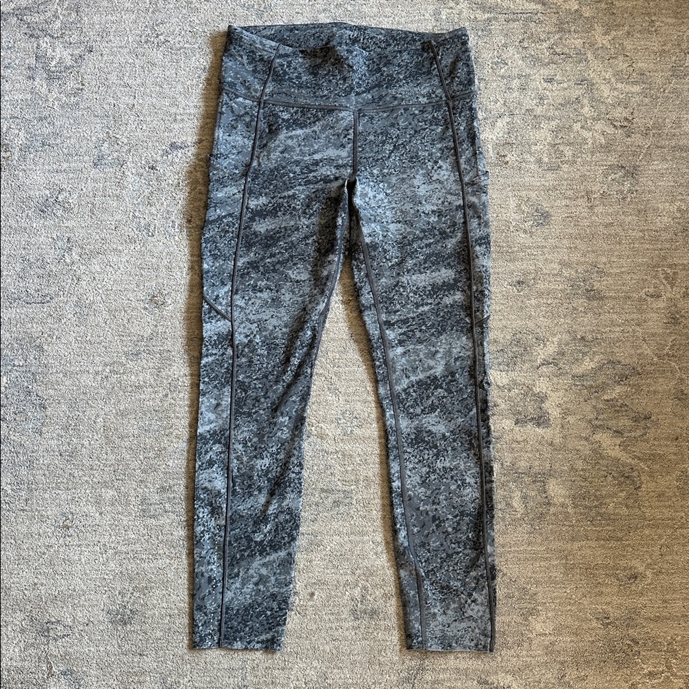 Lululemon women’s leggings 
Size 10
Color gray